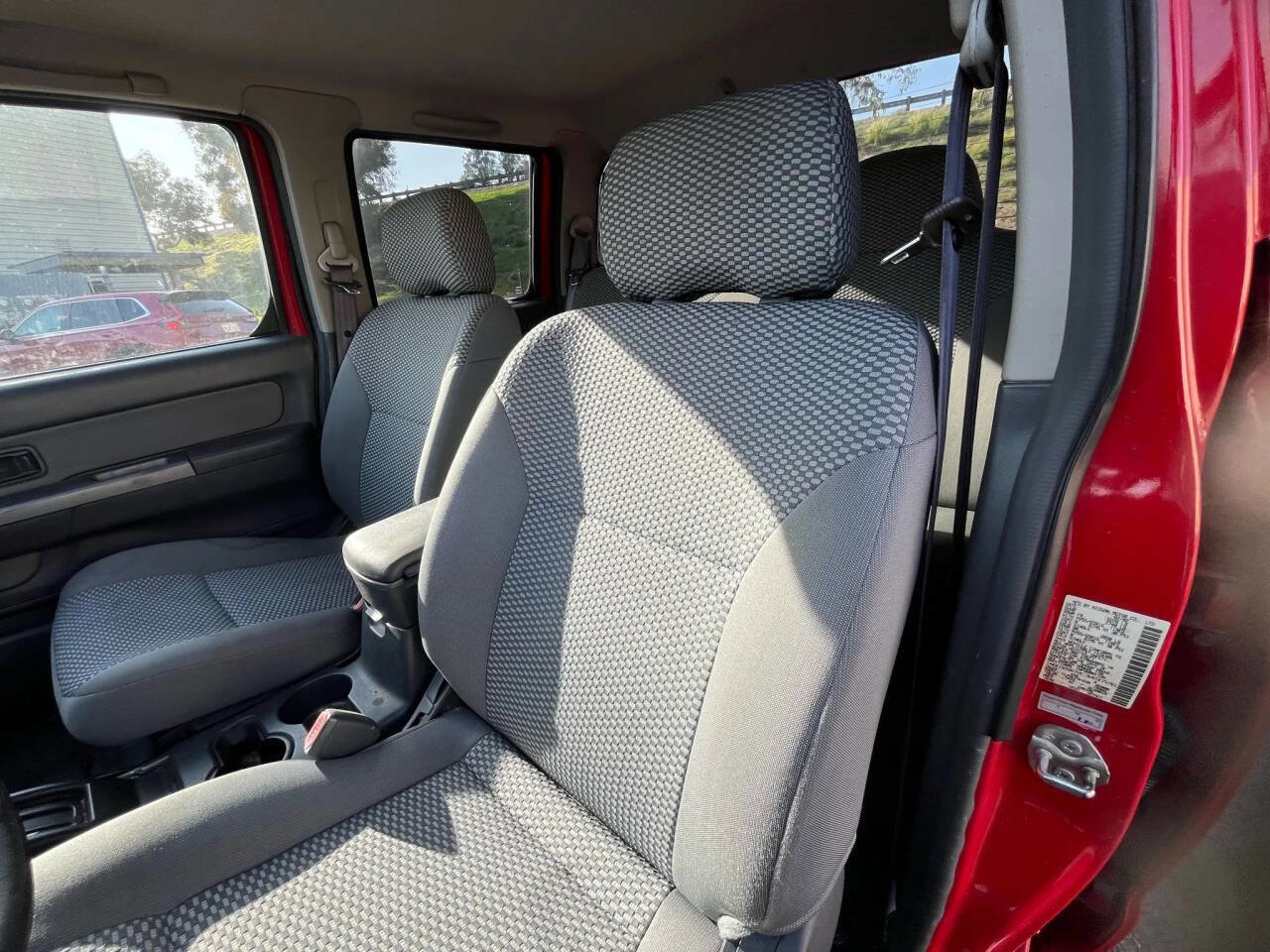 Used 2002 Nissan Frontier SE image 17