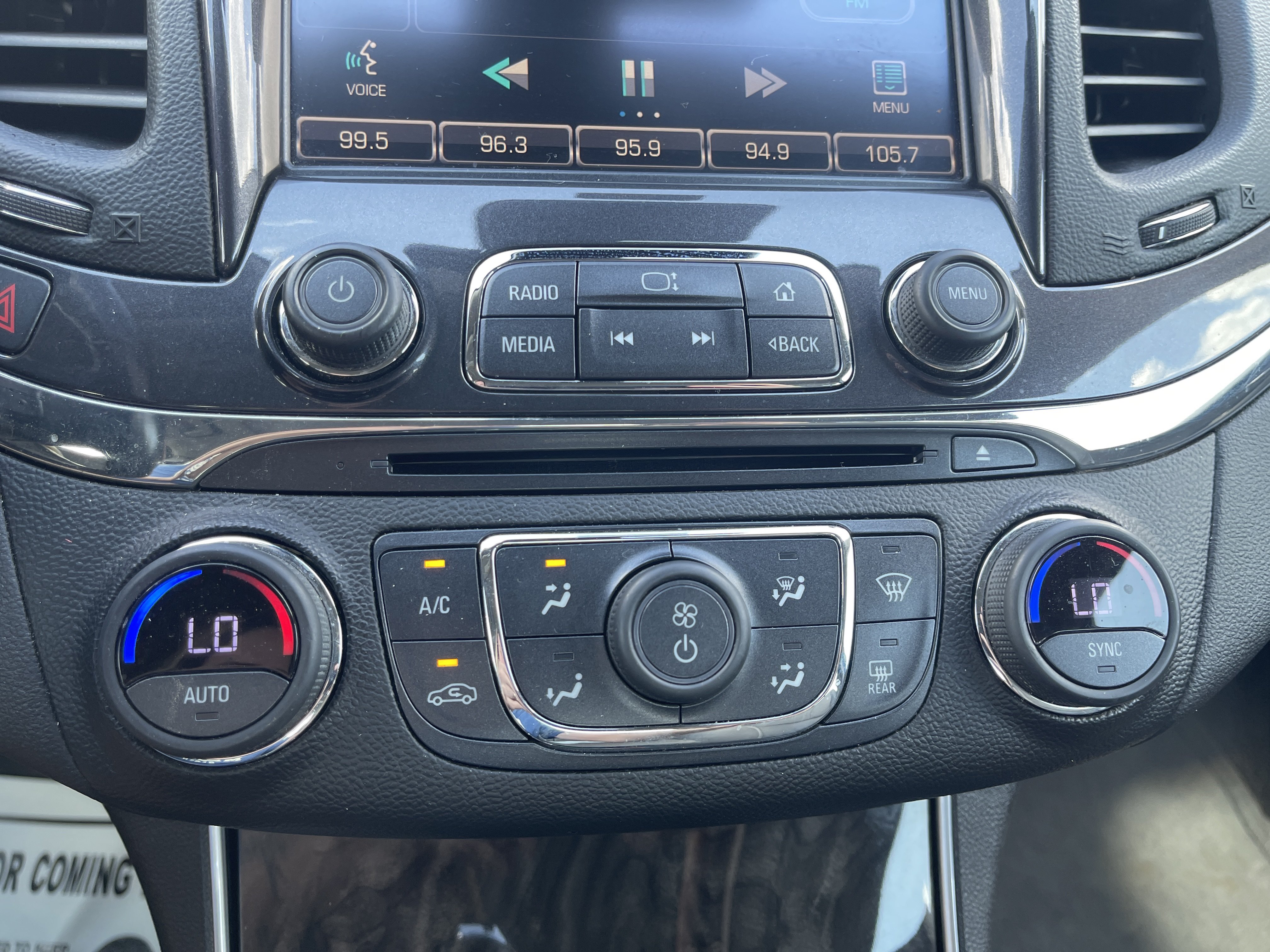 Used 2015 Chevrolet Impala LTZ FWD image 32