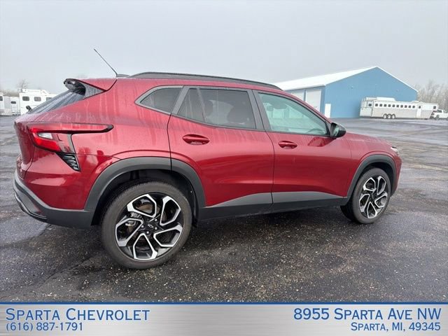 Used 2024 Chevrolet Trax RS image 3