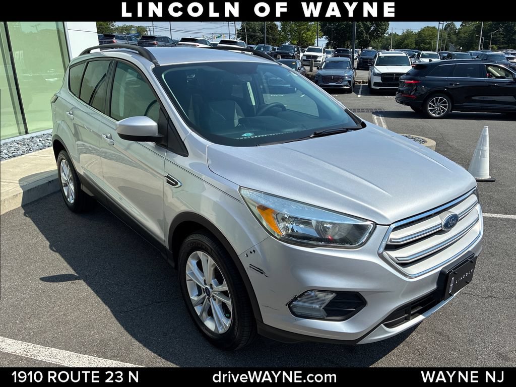 Used 2018 Ford Escape SE w/ SE Sync 3 Package AWD/4WD image 9
