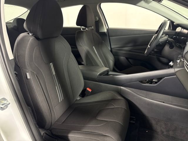 Used 2023 Hyundai Elantra SEL w/ Convenience Package image 12