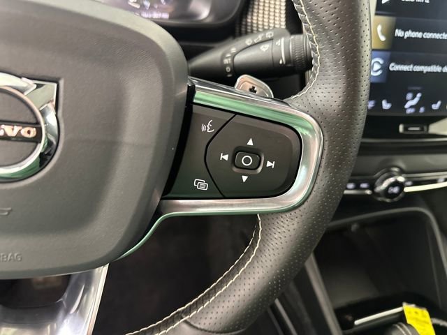 Used 2020 Volvo XC40 T5 R-Design w/ Protection Package Premier image 16