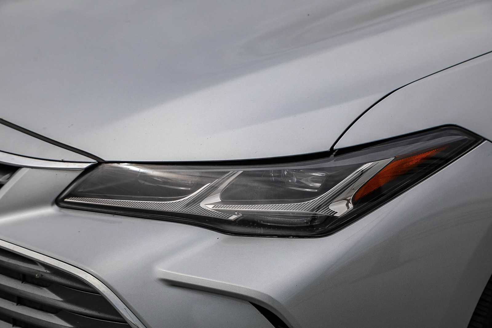 Certified 2020 Toyota Avalon Limited image 9