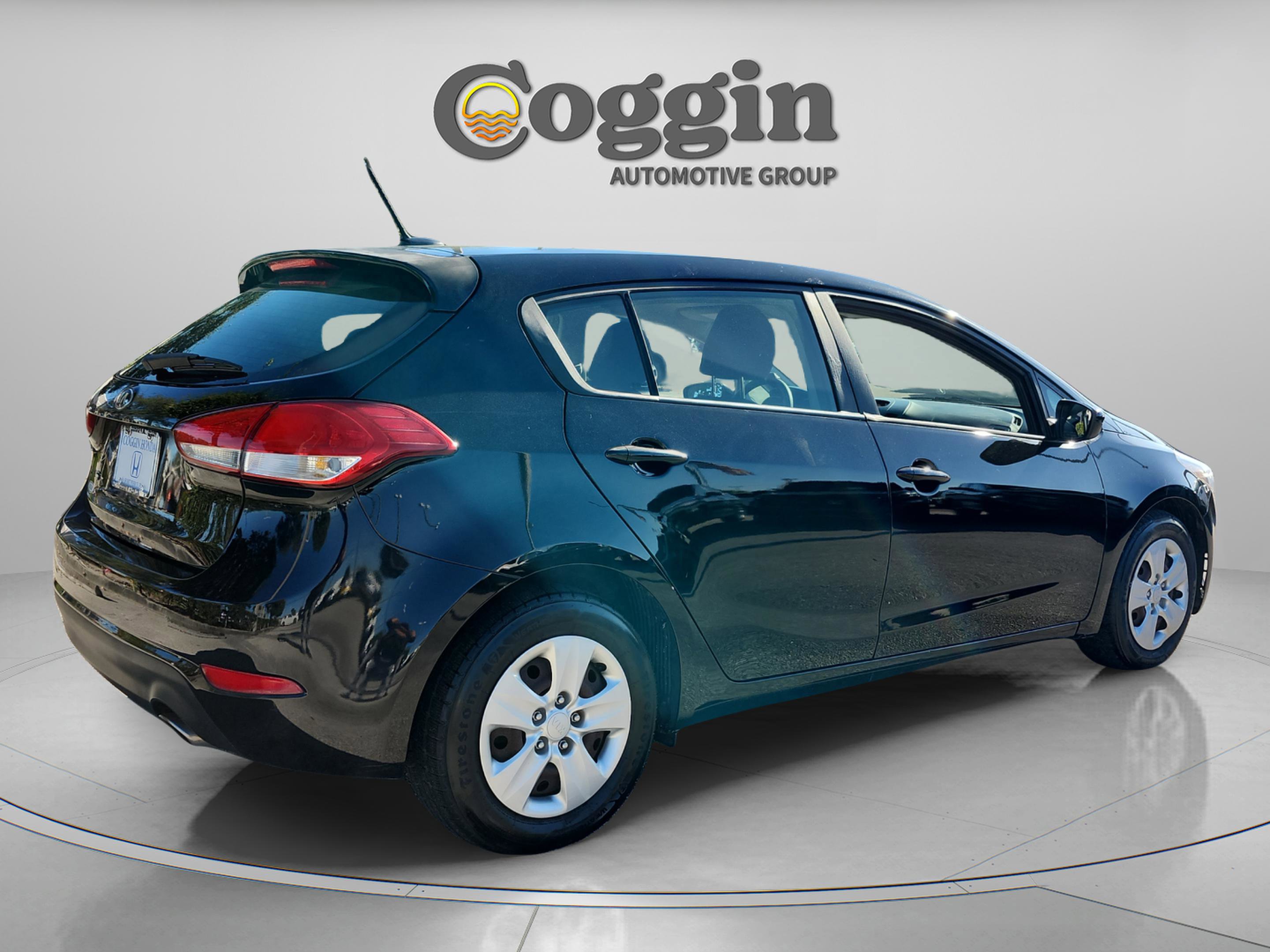 Used 2017 Kia Forte LX image 6