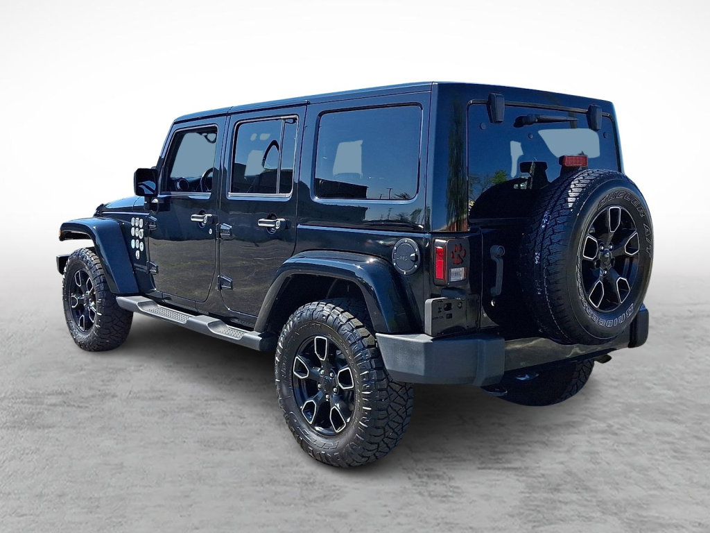 Used 2018 Jeep Wrangler Unlimited Sahara AWD/4WD image 3