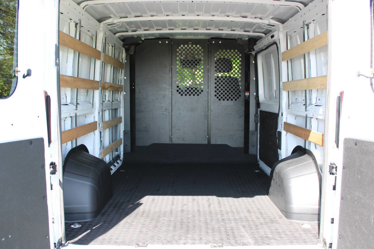Used 2025 RAM ProMaster 2500 w/ U-Haul Equipment Group FWD image 9
