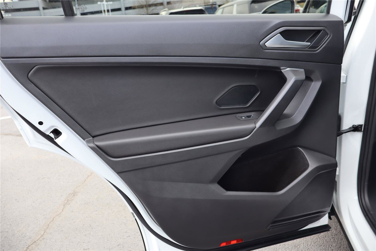 Certified 2021 Volkswagen Tiguan SE w/ Panoramic Sunroof Package image 25