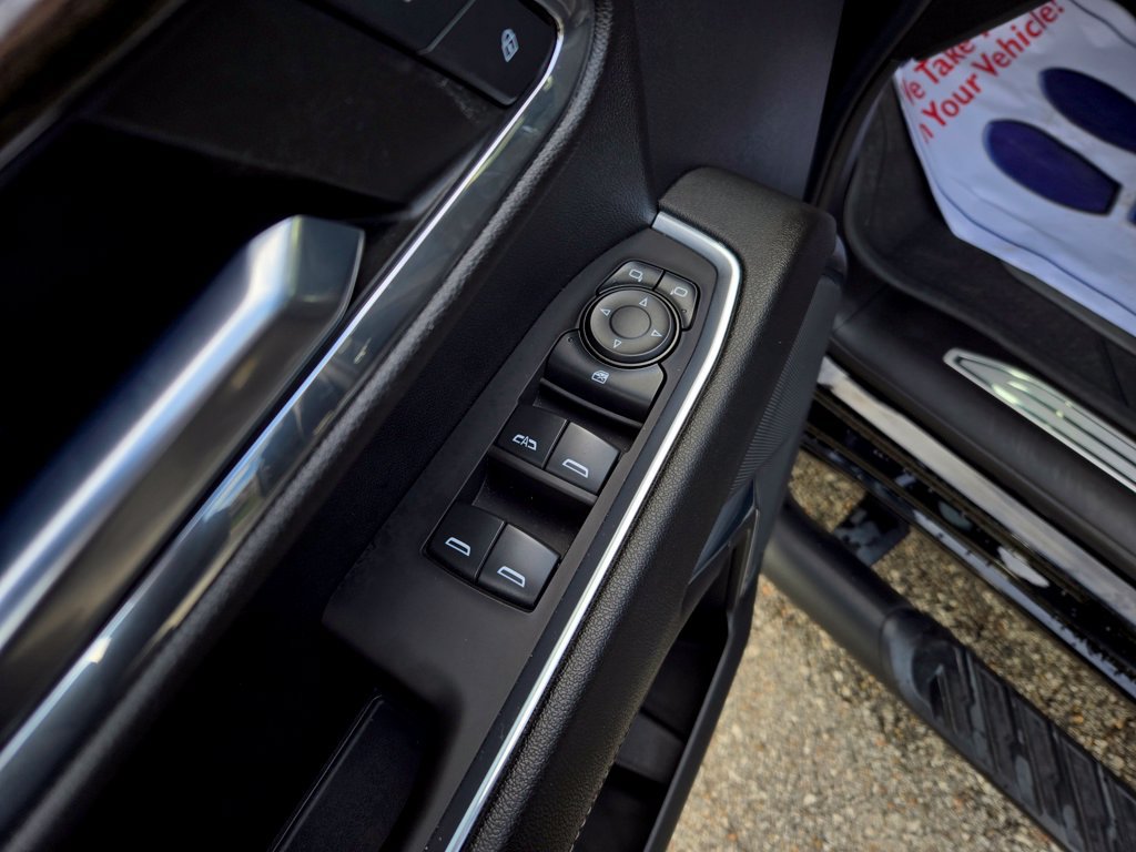 Used 2023 Chevrolet Silverado 1500 RST w/ Redline Edition AWD/4WD image 12