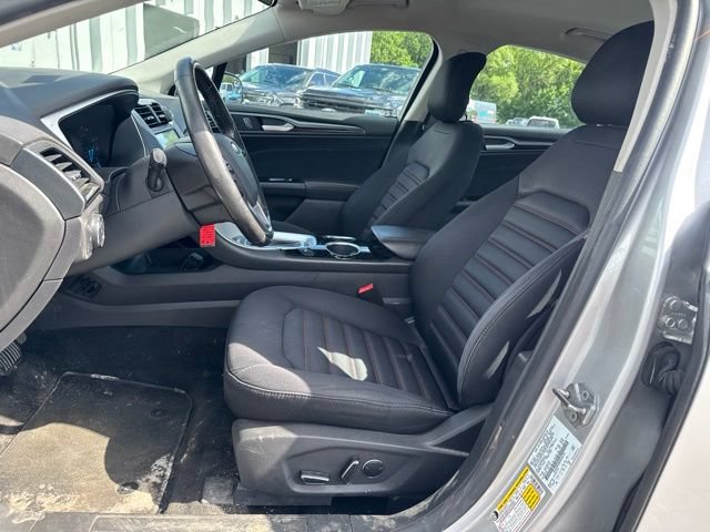 Used 2013 Ford Fusion SE FWD image 12