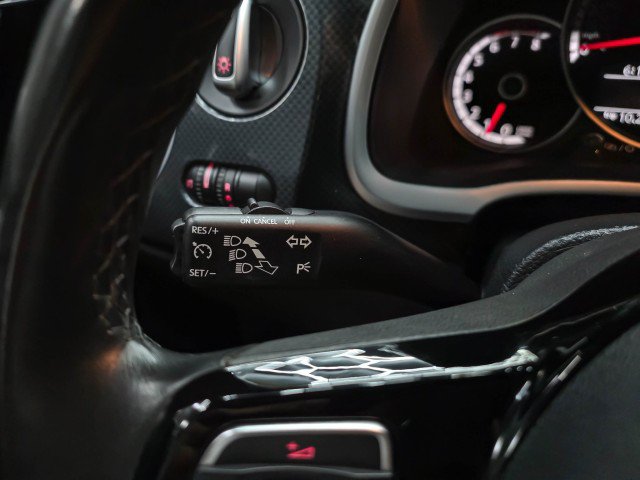 Used 2014 Volkswagen Beetle R-Line FWD image 21