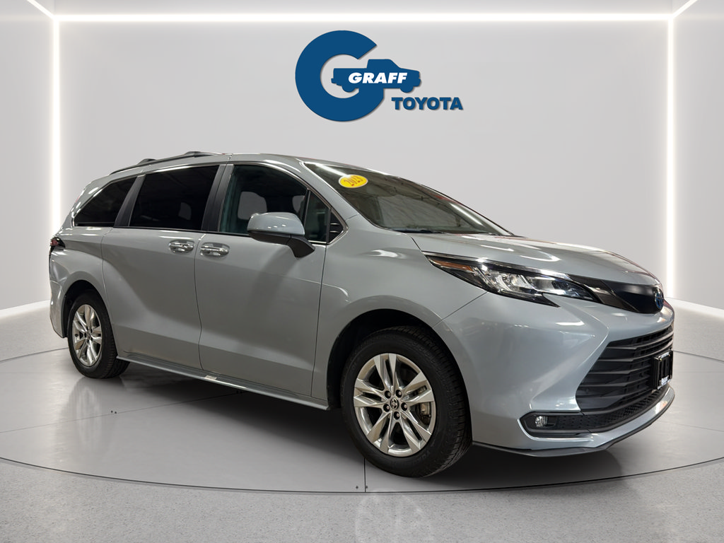 Used 2023 Toyota Sienna XLE Woodland Edition AWD/4WD image 10