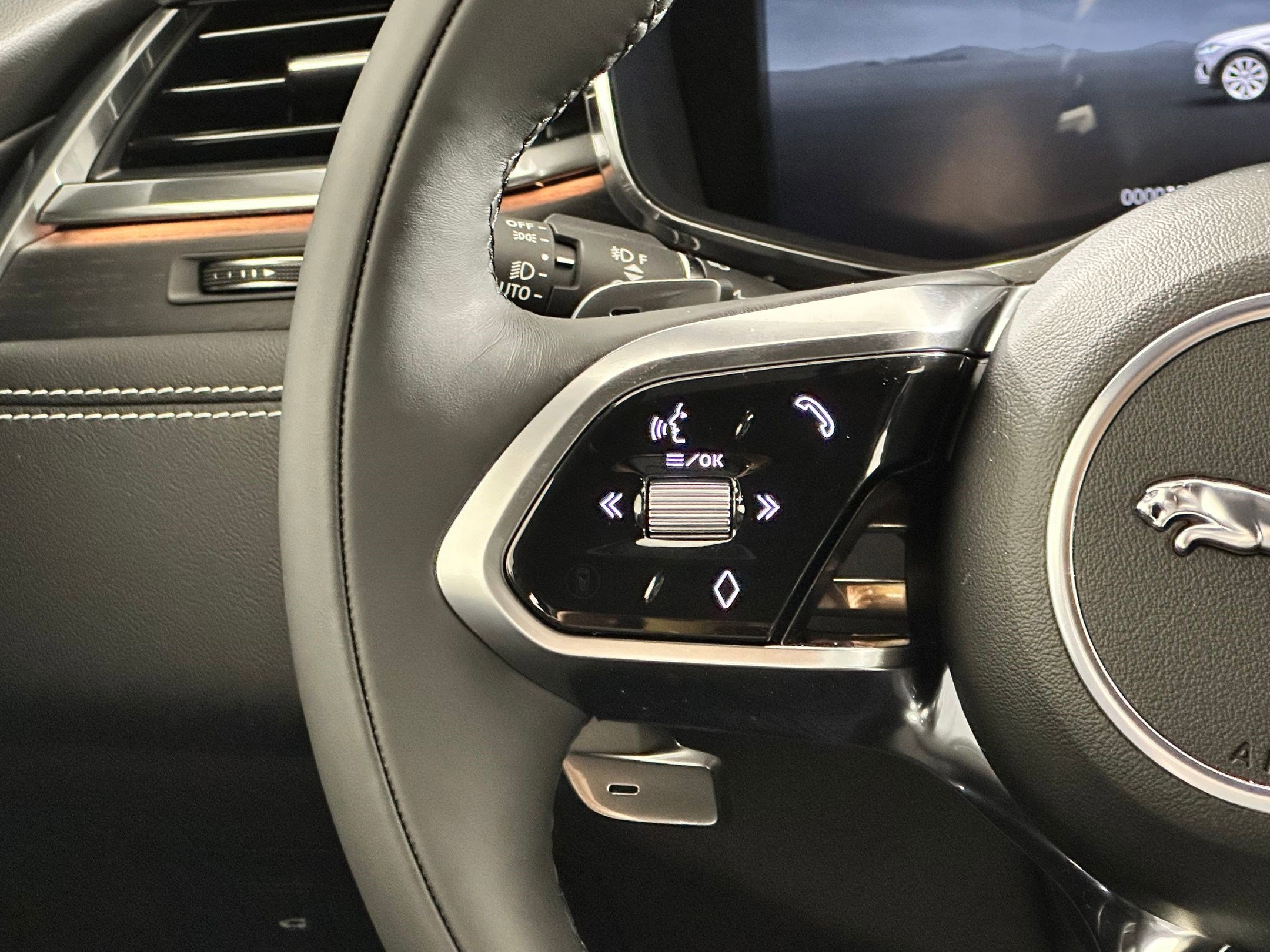 New 2026 Jaguar F-PACE R-Dynamic S image 15