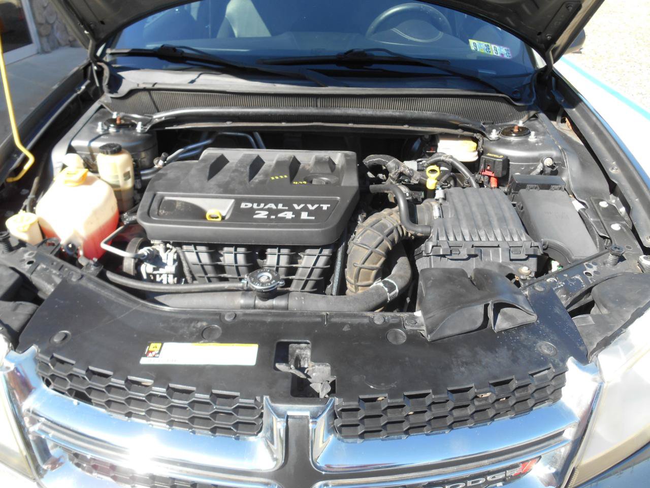 Used 2013 Dodge Avenger SE FWD image 10