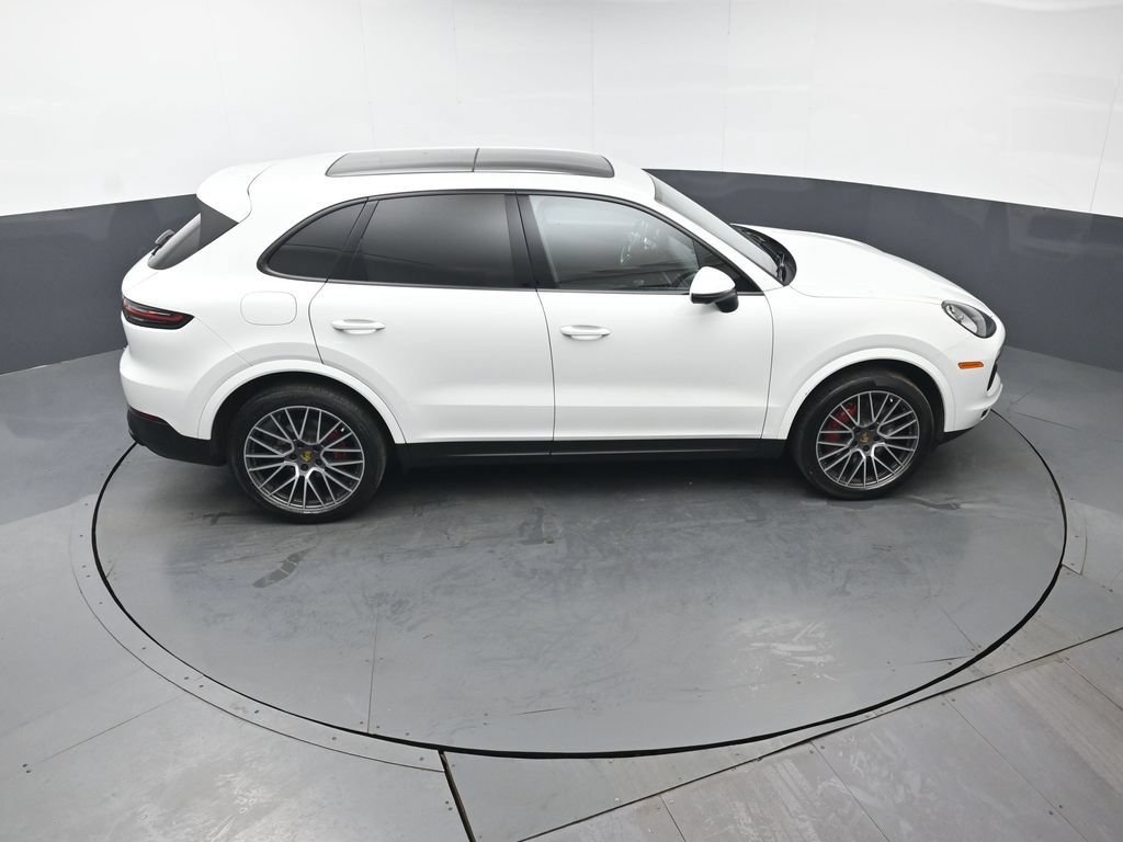 Used 2022 Porsche Cayenne AWD/4WD image 48