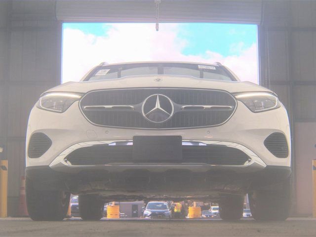 Used 2024 Mercedes-Benz GLC 300 image 3