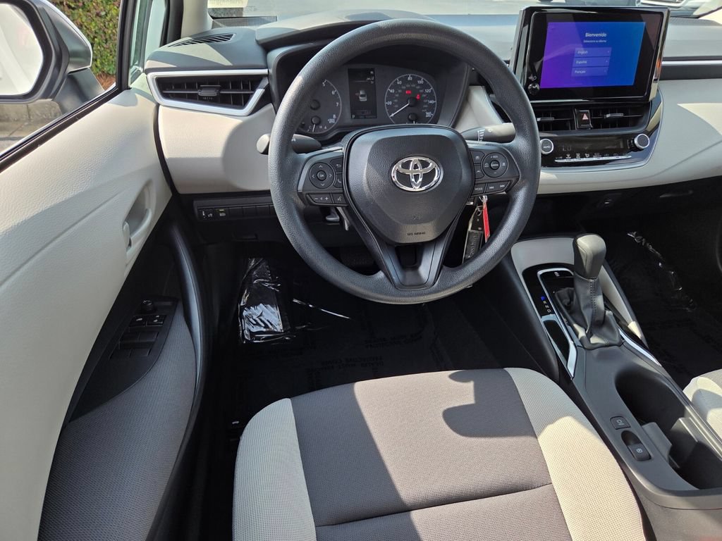 Certified 2025 Toyota Corolla LE FWD image 7