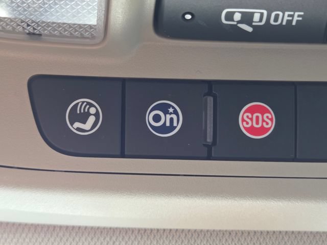 Used 2017 GMC Acadia Denali w/ Technology Package FWD image 36