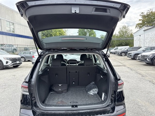 Used 2025 Volkswagen Taos S image 33