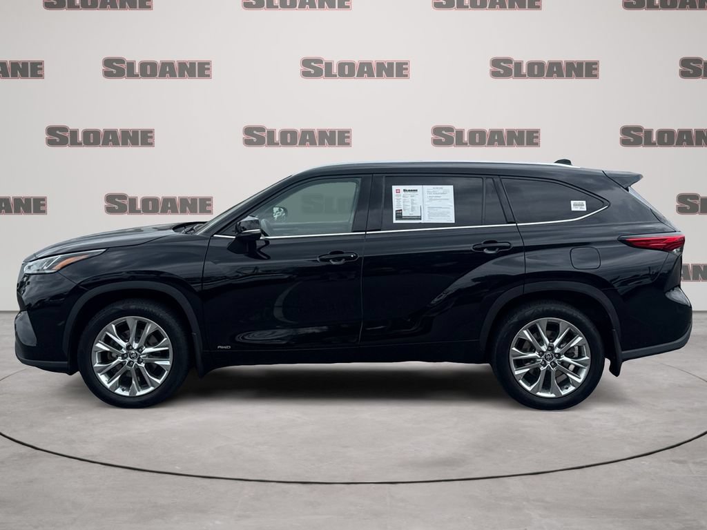Used 2023 Toyota Highlander Limited AWD/4WD image 2