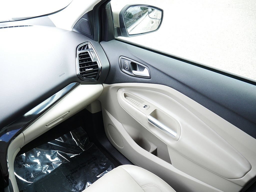 Used 2018 Ford Escape Titanium AWD/4WD image 25