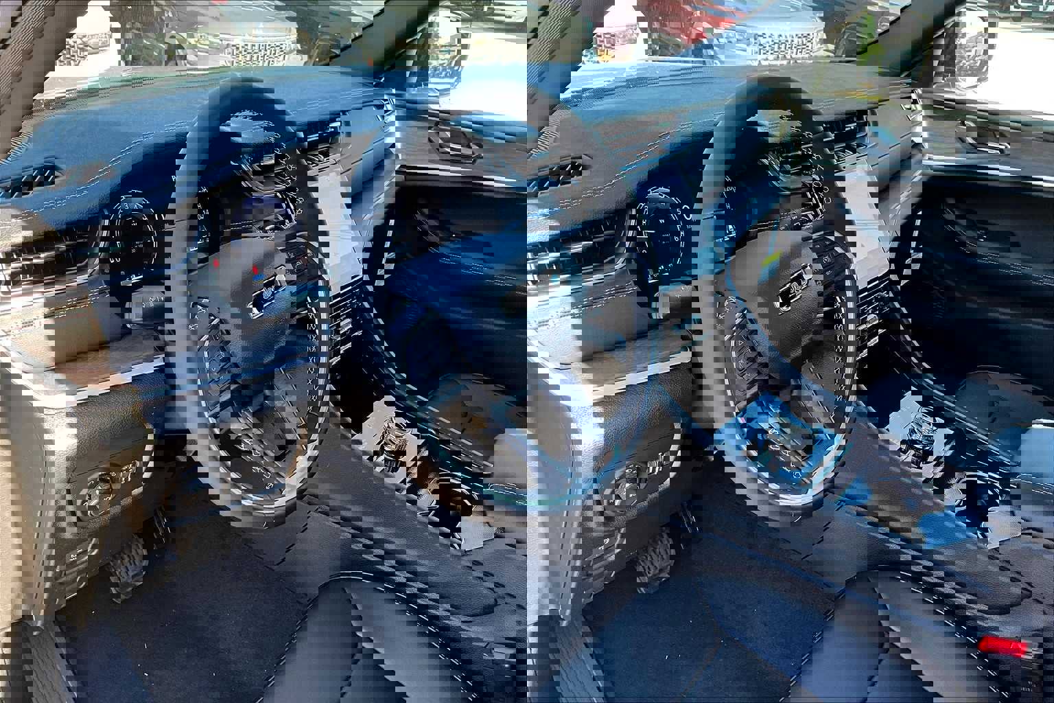 New 2025 Jeep Grand Cherokee L Limited w/ Black Appearance Package image 9