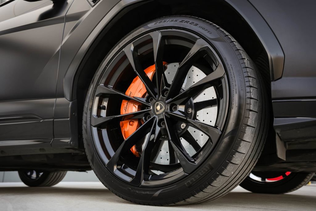 Used 2022 Lamborghini Urus image 8