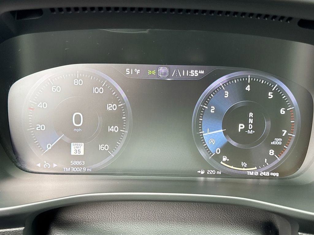 Used 2020 Volvo XC40 T5 Momentum image 18