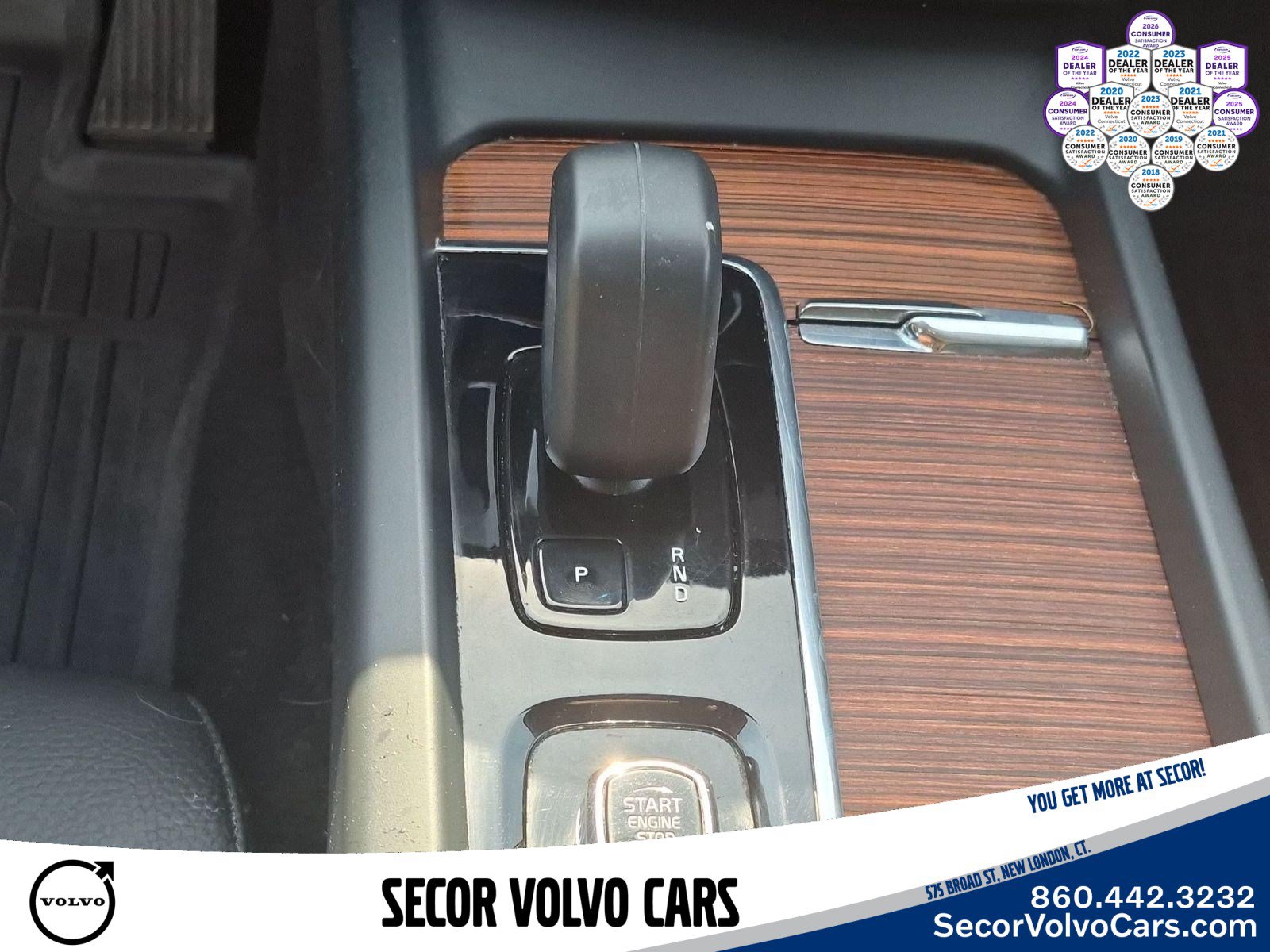 Certified 2024 Volvo XC60 T8 Plus w/ Protection Package Premier AWD/4WD image 13