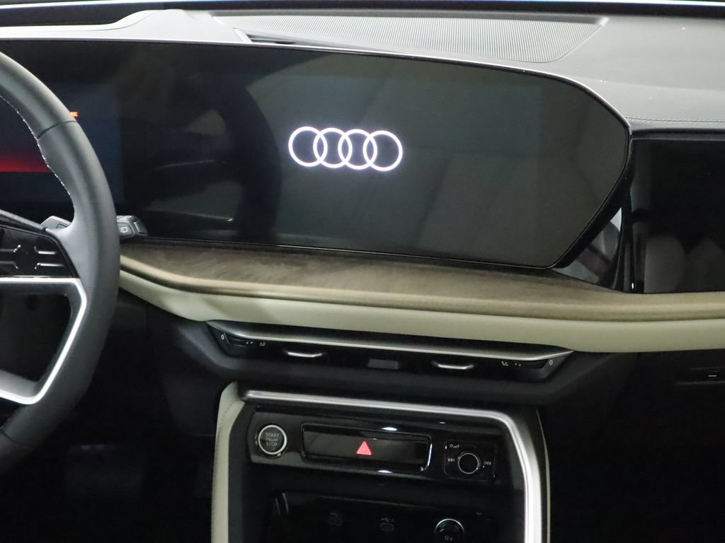 Used 2025 Audi Q5 Premium Plus w/ Premium Plus AWD/4WD image 16