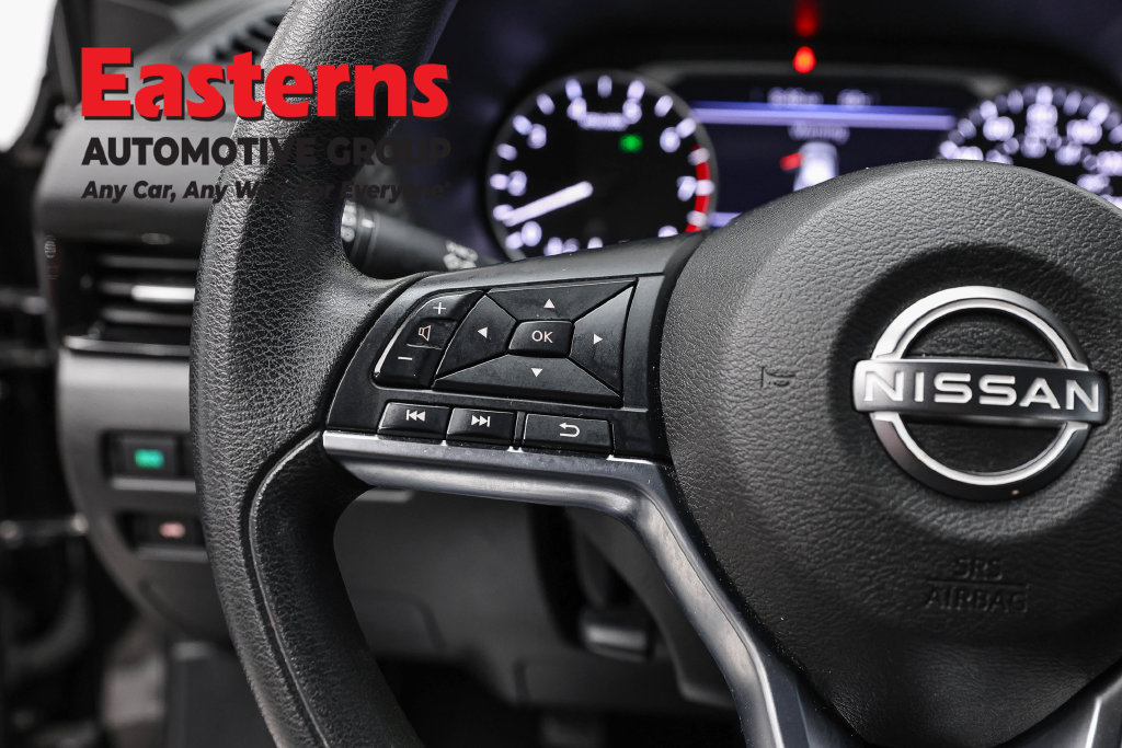 Used 2024 Nissan Sentra SV FWD image 17