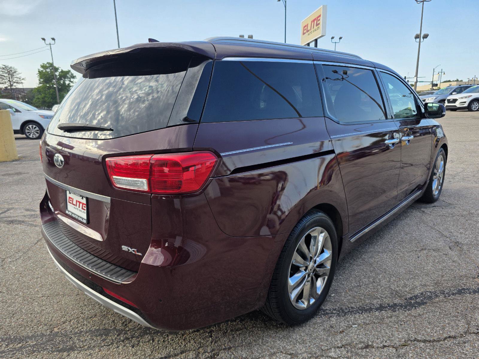 Used 2016 Kia Sedona SX Limited w/ Option Group 030 FWD image 5