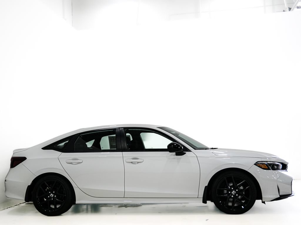 Used 2025 Honda Civic Sport image 4