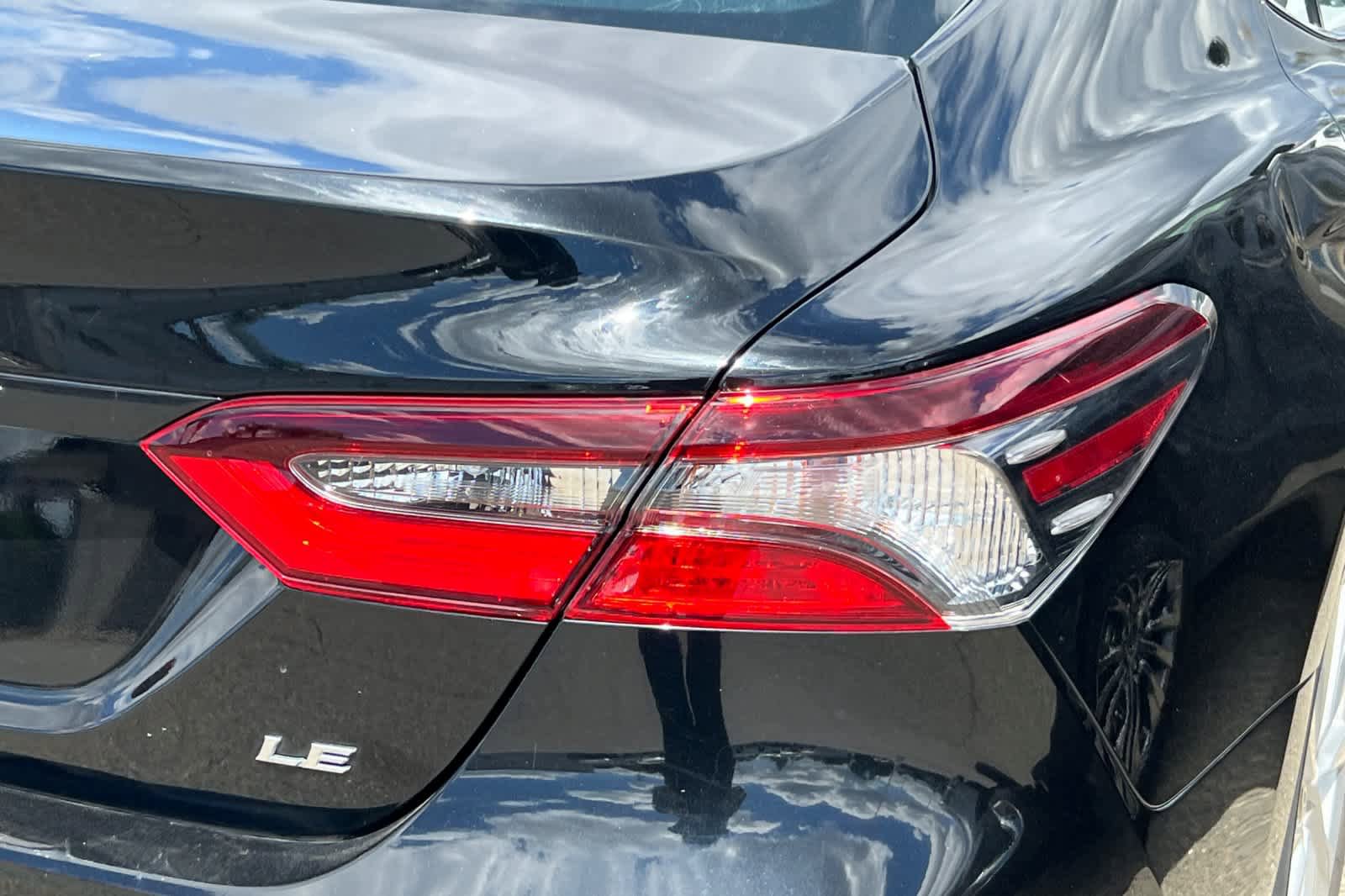 Used 2021 Toyota Camry LE w/ Convenience Package FWD image 18