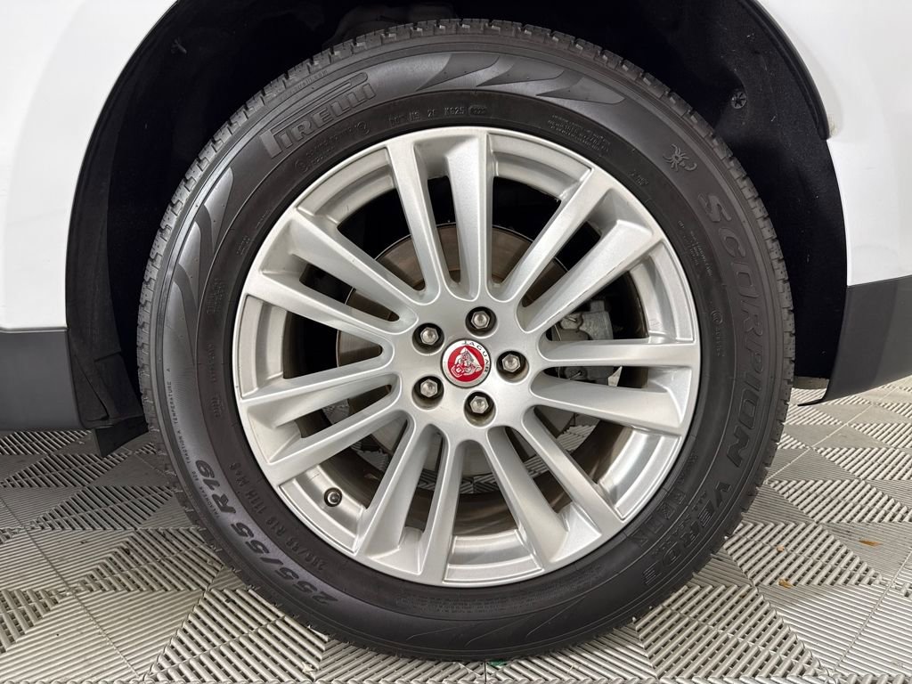 Used 2017 Jaguar F-PACE Prestige image 21