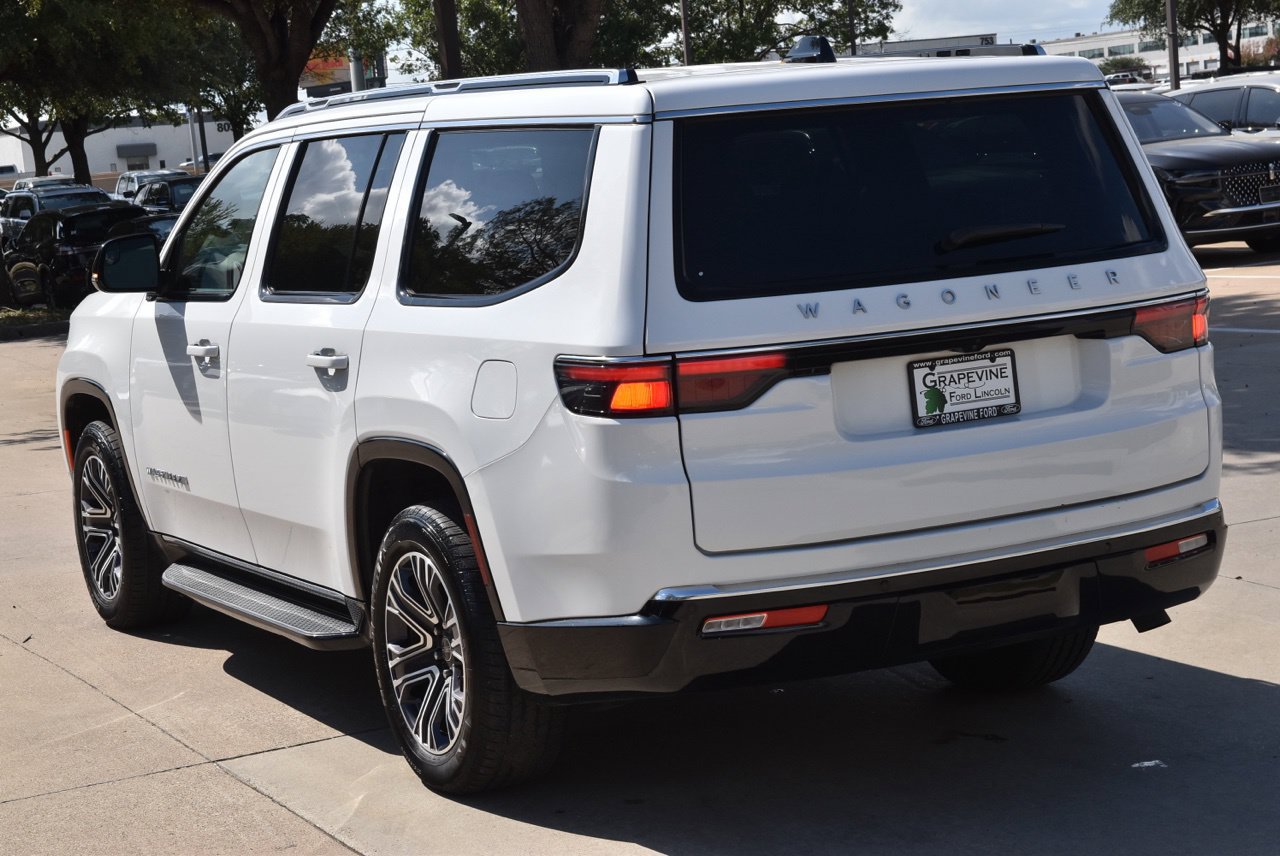 Used 2025 Jeep Wagoneer Series II AWD/4WD image 10