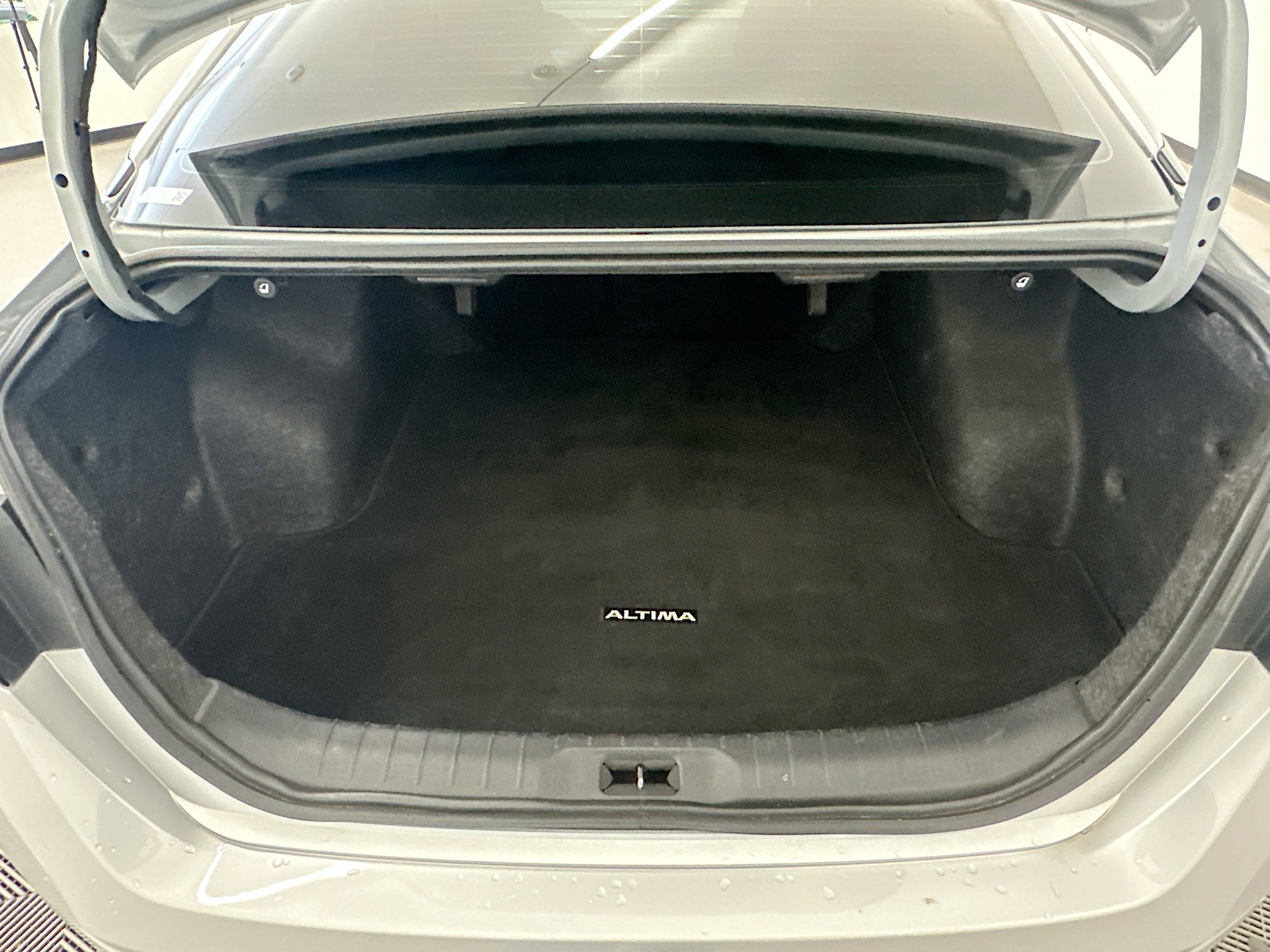 Used 2024 Nissan Altima 2.5 SV FWD image 29