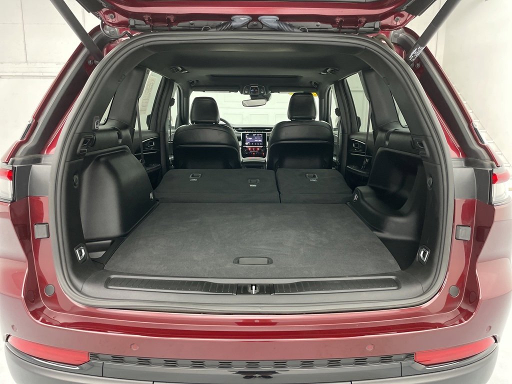 Used 2023 Jeep Grand Cherokee Altitude image 49