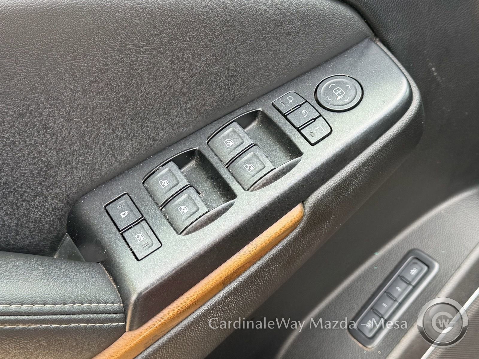 Used 2020 GMC Yukon XL Denali image 11