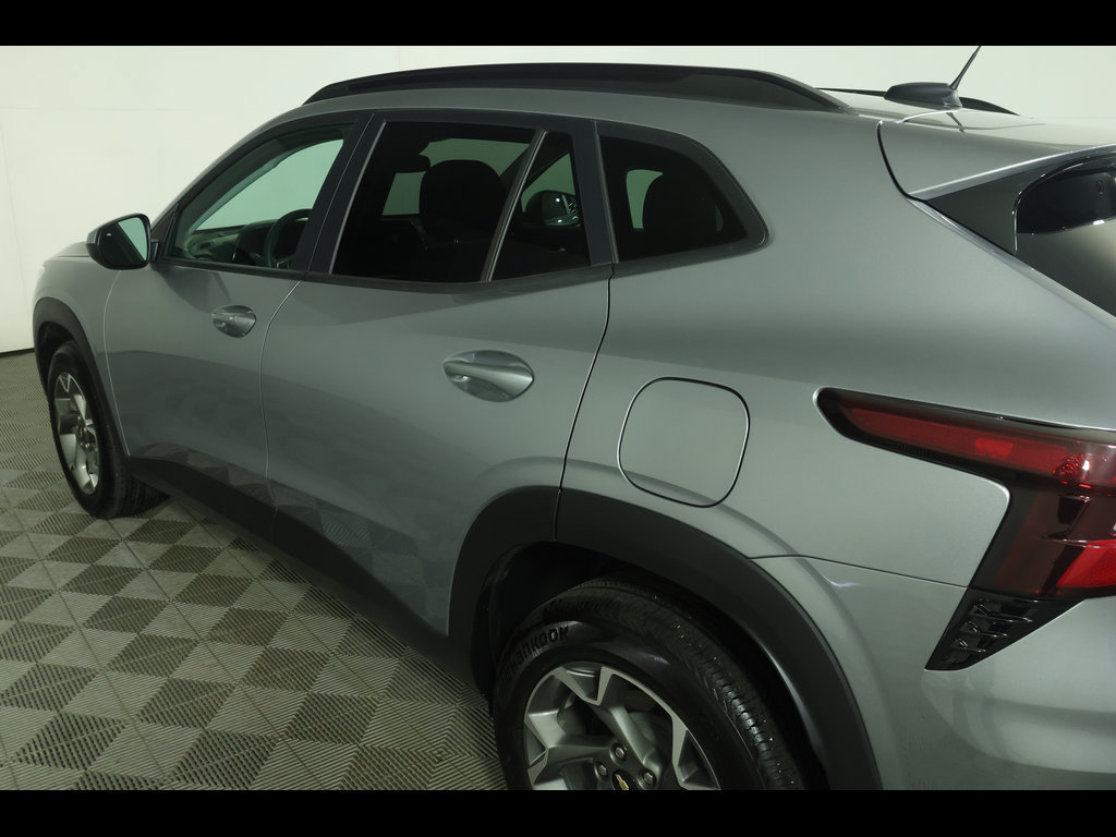 Used 2025 Chevrolet Trax LT w/ Driver Confidence Package FWD image 15