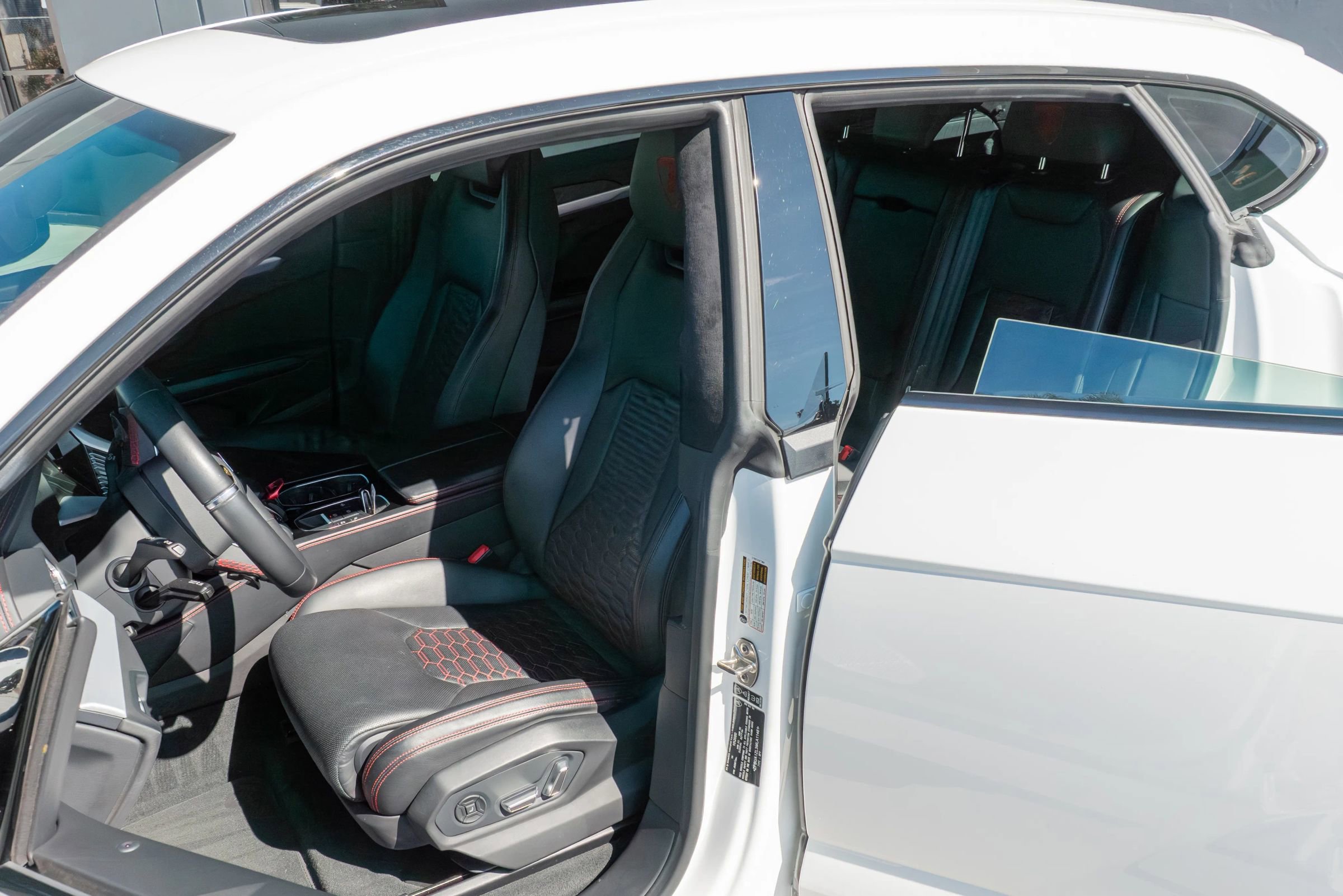 Used 2021 Lamborghini Urus image 11