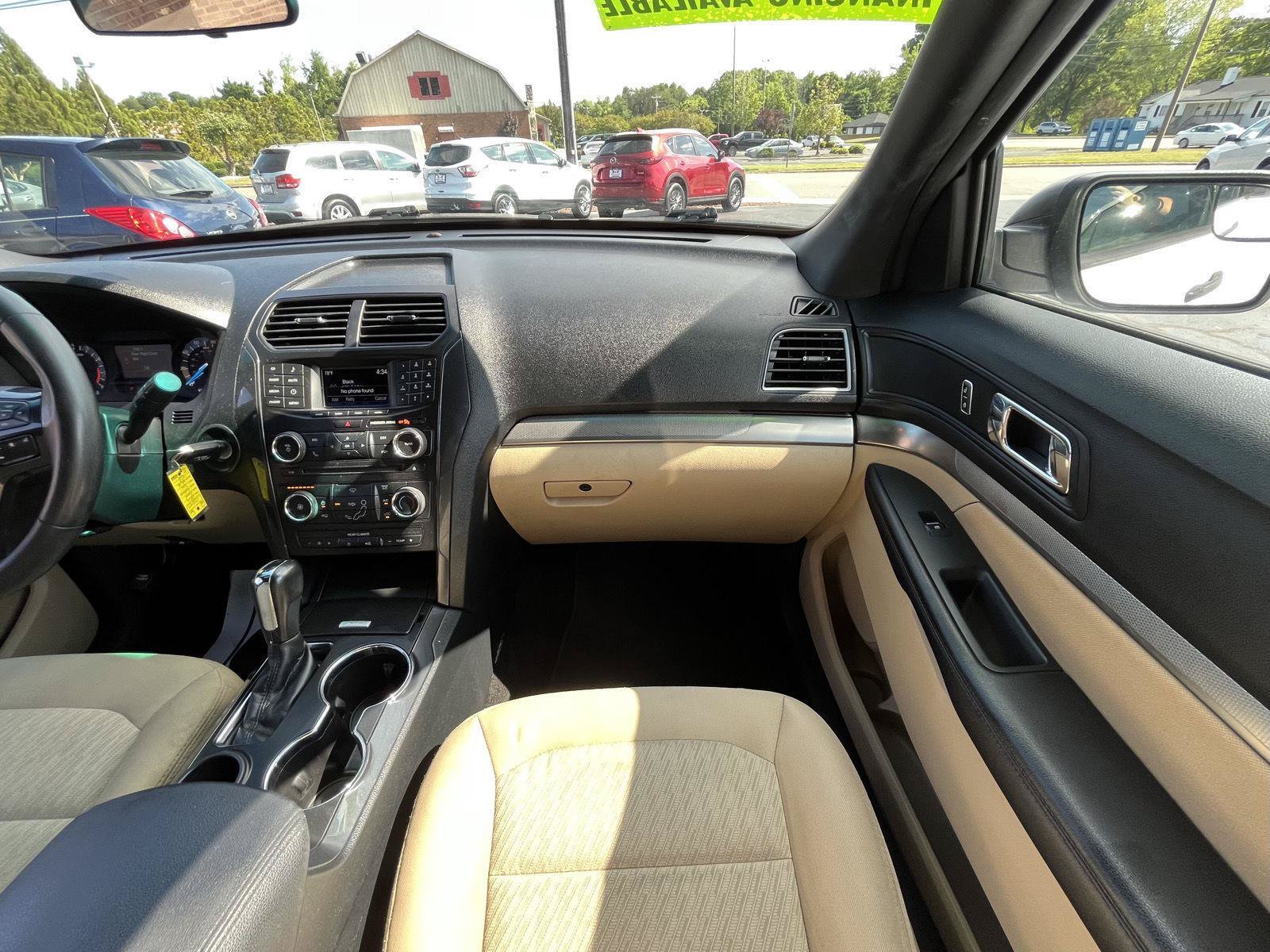 Used 2016 Ford Explorer FWD image 13