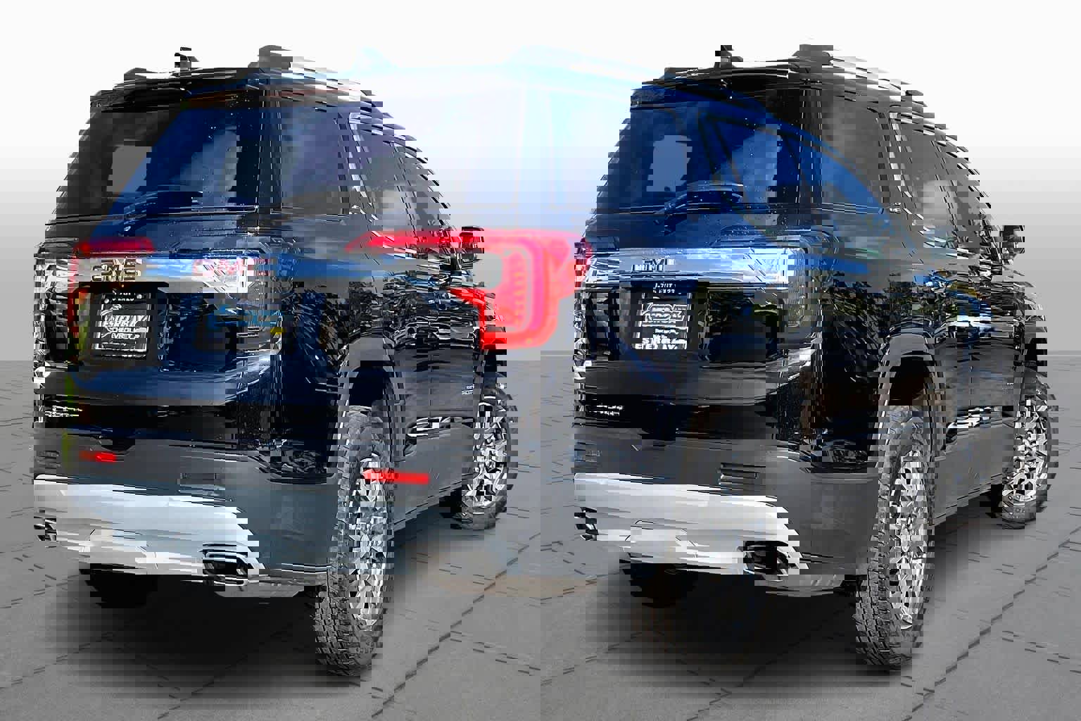 Certified 2023 GMC Acadia SLE w/ Driver Convenience Package image 13