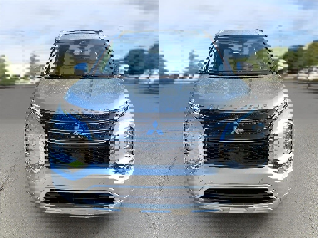 New 2025 Mitsubishi Outlander SEL image 2