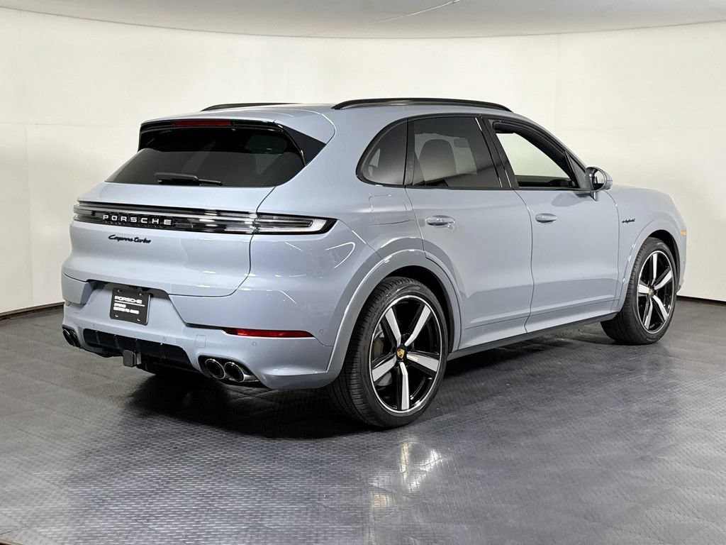 Certified 2024 Porsche Cayenne Turbo AWD/4WD image 7