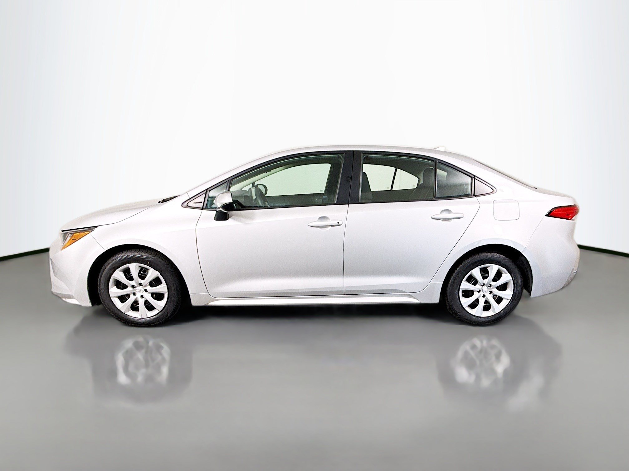 Used 2024 Toyota Corolla LE FWD image 6