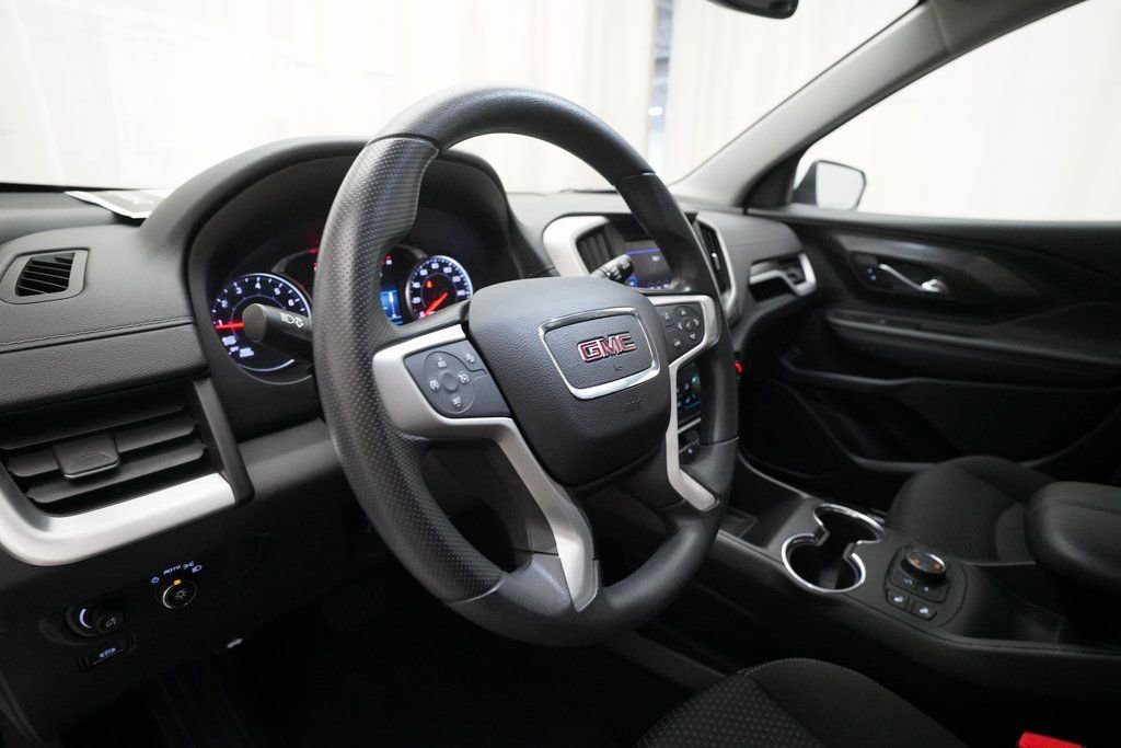 Used 2023 GMC Terrain SLE w/ Driver Convenience Package image 8