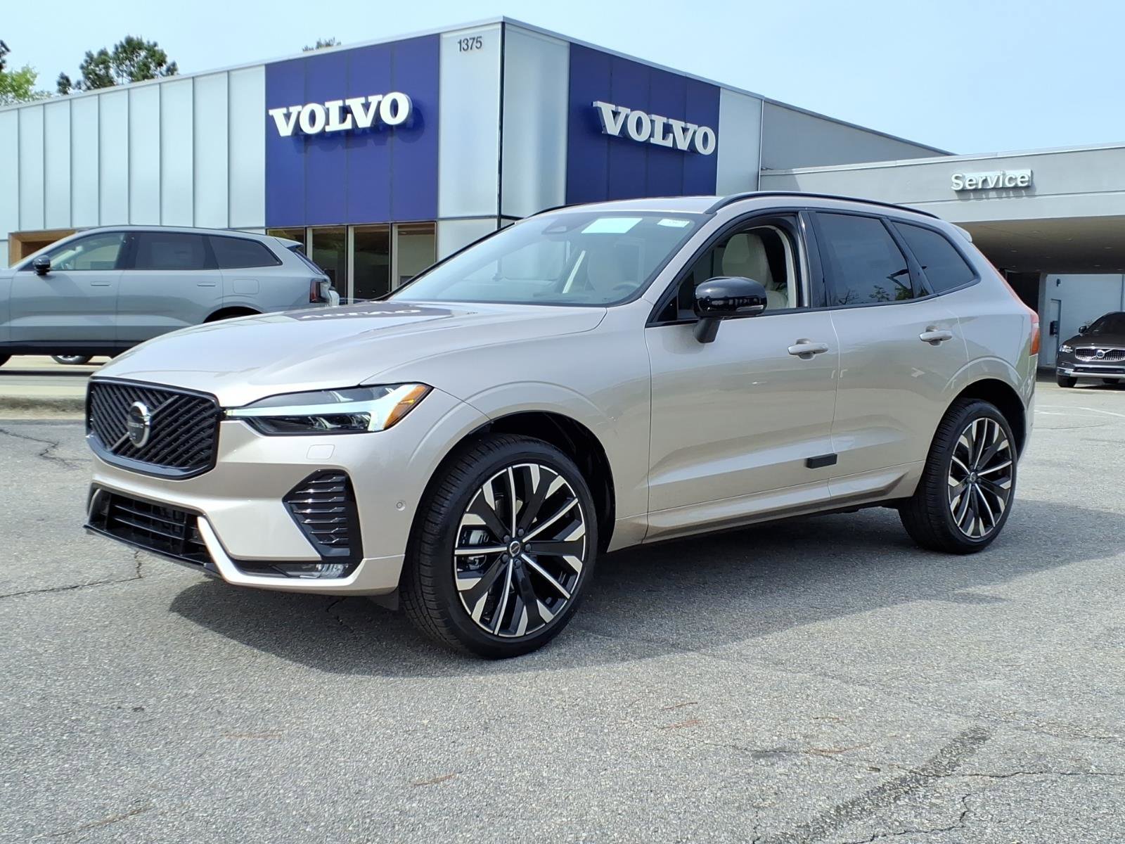 New 2026 Volvo XC60 B5 Ultra w/ Protection Package Premier image 7