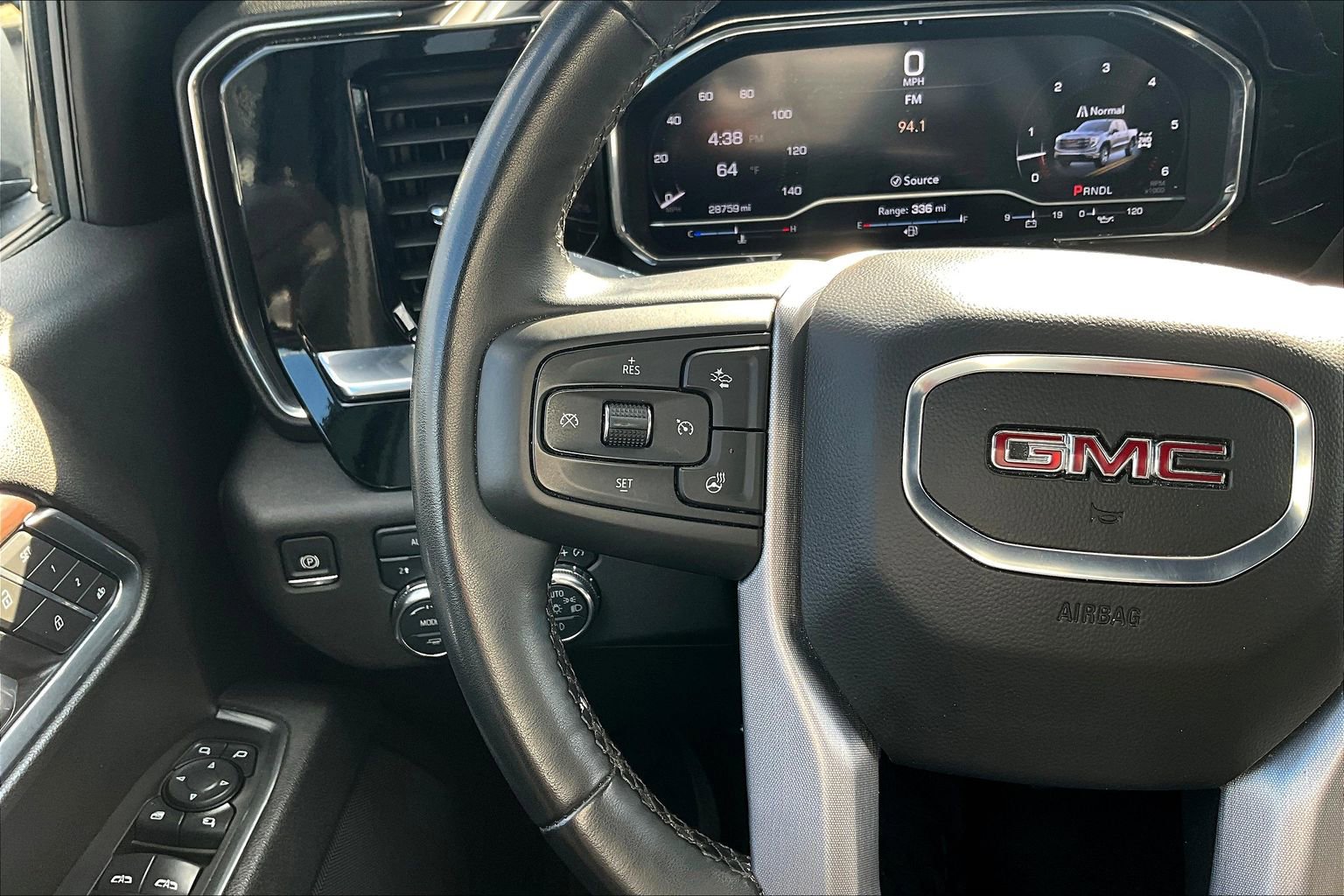 Used 2025 GMC Sierra 1500 SLT AWD/4WD image 16