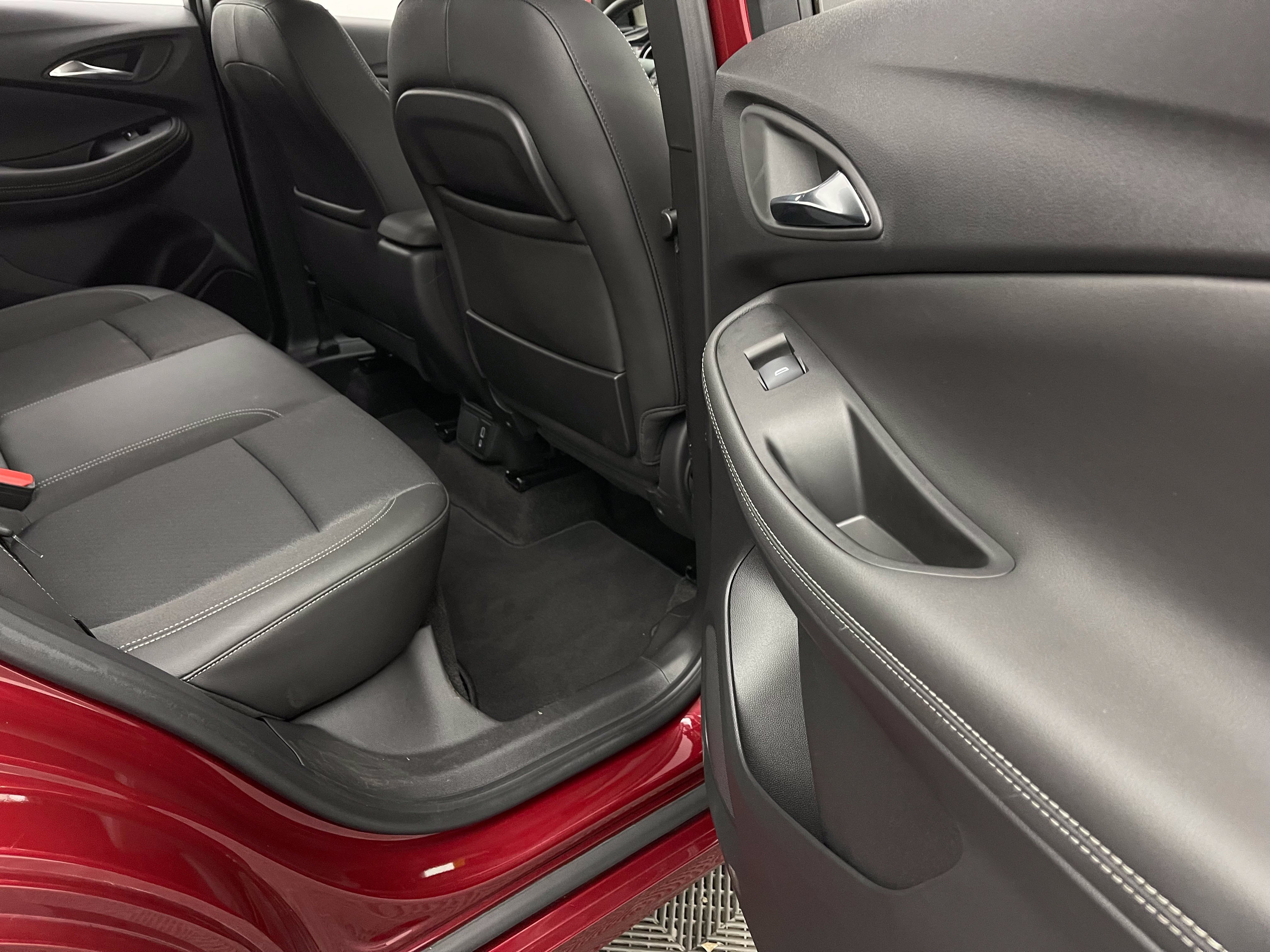 Used 2023 Buick Encore GX Select w/ Sport Touring Package FWD image 35