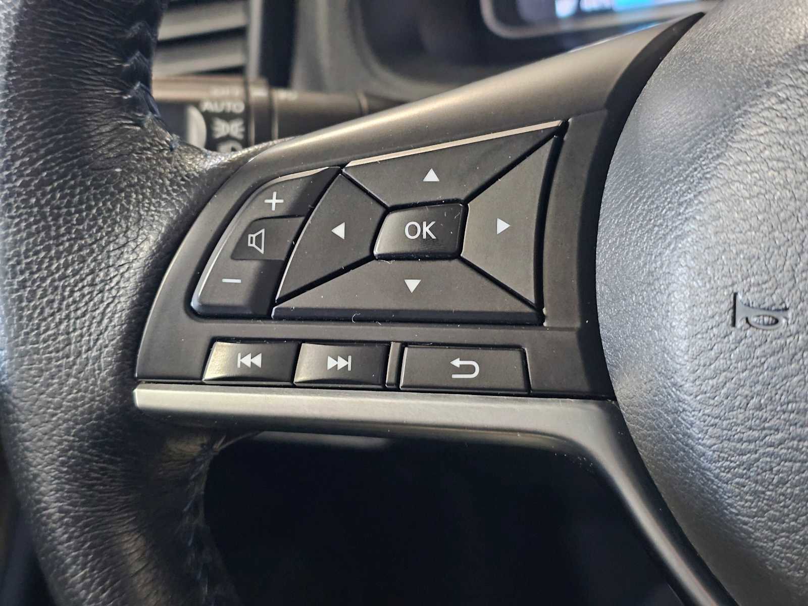 Used 2018 Nissan Leaf SV w/ SV Technology Package image 27